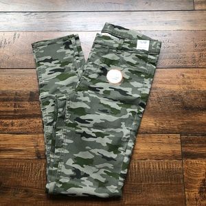 Girls XL 14-16 camo print jeggings.